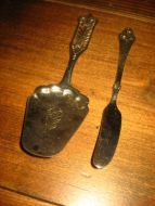 Pen smørkniv og påleggsgaffel, selges samla. Pakke nr A,