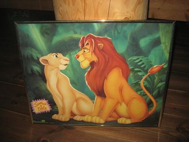 Disney bilde i glass og ramme, Simba + Nala, ca 50*42 cm stort. 70-80 tallet.