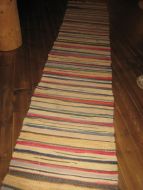 Stor, hel og pen golvrye fra eldre dager, ca 3.6 meter lang. 71 cm brei. 