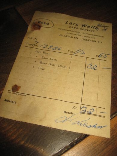 Kvitering fra Lars Welle ESSO SERVICE Velledalen Tlf 614 1965