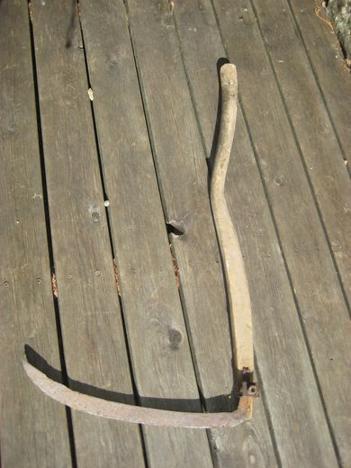 Gammel stuttorv til pynt på hytteveggen?