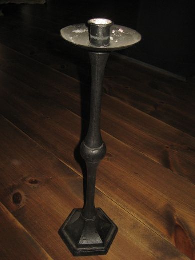 Pen tung lysestake i støpegods 38 cm høg