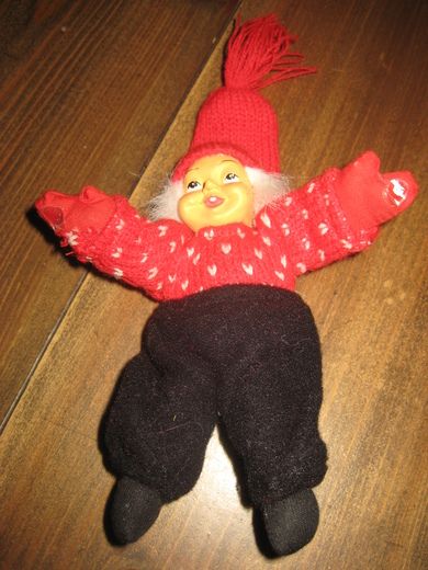 Nissekone ca 16 cm høg