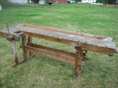 Megastor høvlebenk fra eldre dager ca 230 cm lang Galmmel høvlebenk til masse glede og bruk 30-40 tallet