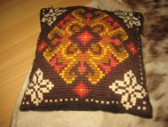 Pen sofapute 50-60 tallet Ca 27*27 cm stor