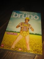BRUNO BUILDING WITH UNSEEN EXTRAS 2009 78 '+ 75 MIN 15 ÅR