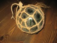 Megastor kavlkule med netting ca 14 cm i diameter lys grønn fra slutten på 1800 tallet vil eg tru