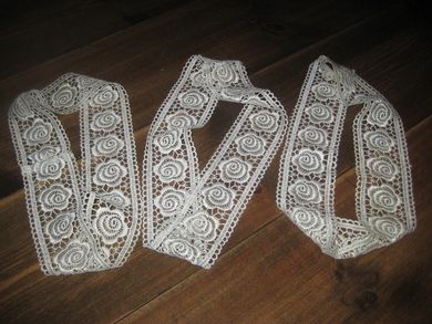 Noe som du kan bruke? Ca 64 cm lange remser som er sydd sammen 3 stk