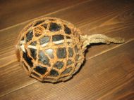 Kavlkule i meget god stand brukt ved garnfiske i gamle dager Fra forige århundreskifte Ca 12 cm i diameter mørk grønn