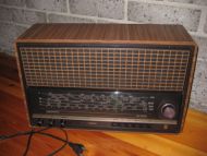 GRUNDIG  RF 640. Med god lyd.