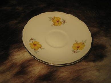 Meget pent tefat ca 14 cm i diameter