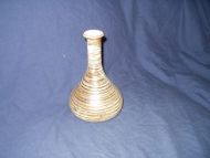 Pen vase i keramikk
