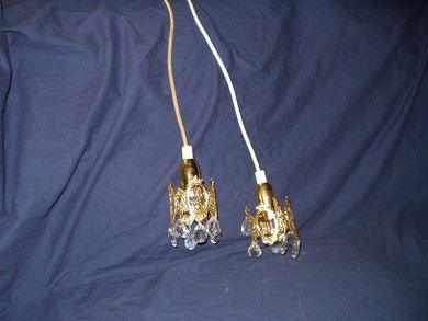 2 lamper med prismer for oppheng i tak