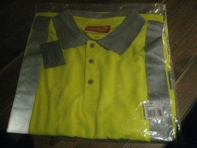 Uåpna pakke med ubrukt  Pique skjorte, Synlig Pluss, størrelse 3XL, fra Strakofa, farge gul / grå.