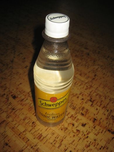 Uåpna flaske Schweppes Indian Tonic WATER, 90 tallet.