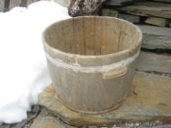 Pen linestamp fra 50 tallet ca 52 cm i diameter 38 cm høg noe for deg og din hage? Krambod? Sjøbod? Etc etc