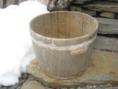 Pen linestamp fra 50 tallet ca 52 cm i diameter 38 cm høg noe for deg og din hage? Krambod? Sjøbod? Etc etc