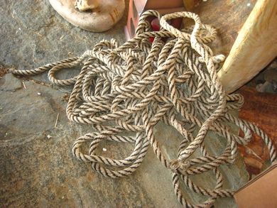 Kveil med trossetau ca 17 meter ca 2 cm tjukkt