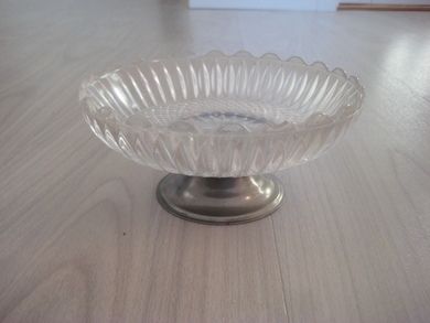 Eldre stett skål ca 16 cm i diameter