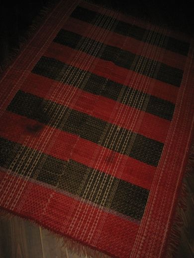 Eldre og velbrukt veggteppe 20-30 tallet