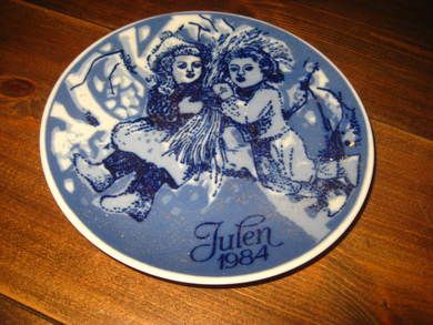 1984 Porsgrunn juleplatte Ca 17 5 cm i diameter meget pen