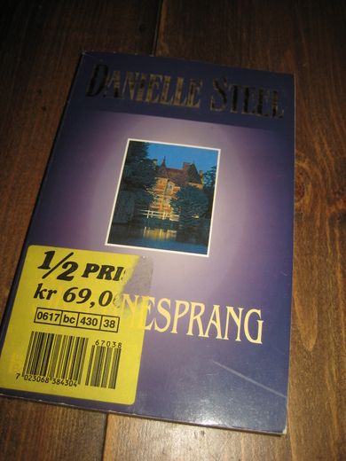 STEEL DANIELLE: Skjebnesprang 2003