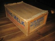 Eske fra DE NORSKE MELKEFABRIKKER,  VIKING MELK, 50 tallet. Ca 50*31 cm stor, 18 cm høg.