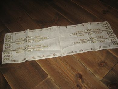 Heimebrodert duk ca 73*23 cm stor 60 tallet