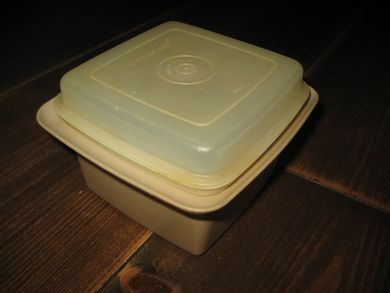 TUPPERWARE, 861-8. 