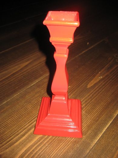 Pen lysestake i metall ca 18 cm høg