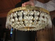 Prismelysekrone fra en del år tilbake i tid noe for deg?