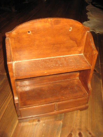 Pen hylle med 2 skuffer ca 31*39 cm stor 12 cm djup 60-70 tallet