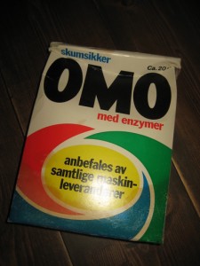 Pakke med ubrukt innhold, skumsikker OMO med enzymer. 70-80 tallet. 