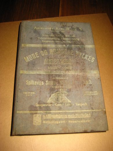 MØRE OG ROMSDAL FYLKES ADRESSEBOK MED SKATTELIGNINGER 1952-53