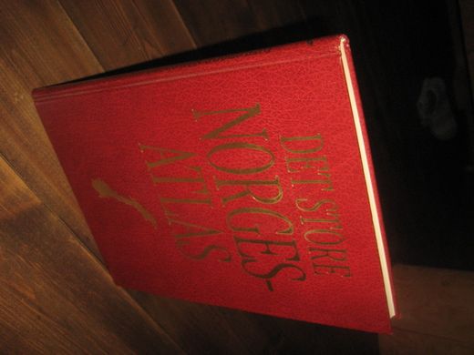 DET STORE NORGES ATLAS, fra Hjemmets Bokforlag, 1992. 