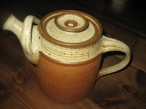 Keramikk fra Danmark, Standby, hel og spesiell kanne. 60 tallet?