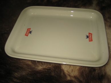 Ildfast fat med reklame for TINE ca 32*24 cm stort FIGGJO 5501