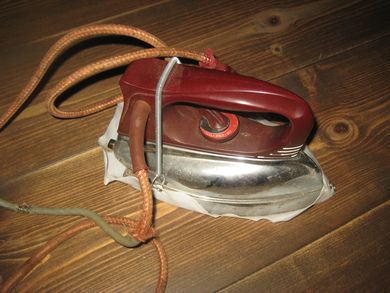 Gammelt AEG strykejern 60-70 tallet