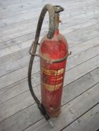Meget gammelt brannslukningsapparat produsert ved Lux Brannslukning Oslo Tidleg 1900
