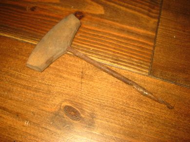 Gammel navar ca 19 cm langt tidleg 1900