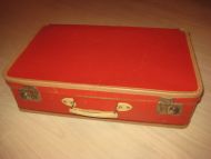 Pen rød koffert fra 50 tallet Ca 50*30 cm stor