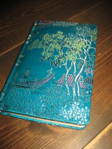 Pen notatbok ubrukt med trekk av stoff 70 tallet