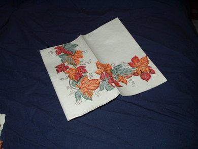 Serviett med blomstermotiv fra eldre samling