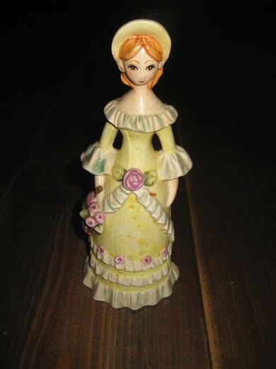 Porselens figur fra 50-60 tallet ca 18 cm høg