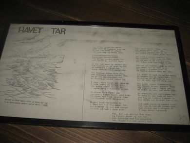 Dikt i glass og ramme: HAVET TAR Skrevet av Peder Nilden etter at hans far og to av hans søsken omkom ved et forlis i 1906