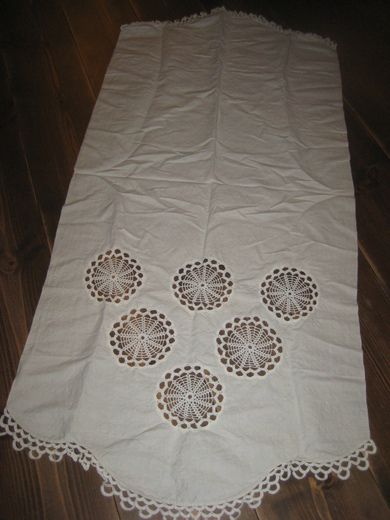 Pyntehandklede til ditt kjøkken? Meget pent ca 130 * 56 cm stort