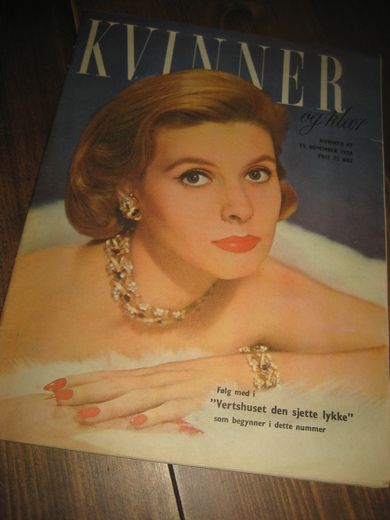 1958 nr 047 KVINNER og klær