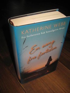 WEBB, KATHERINE: En sang fra fortiden. 2012.