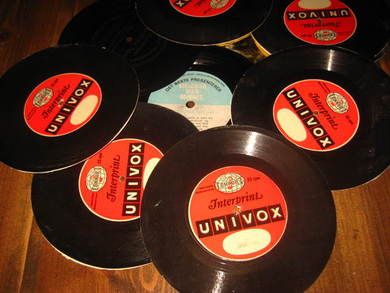 Lot med diverse prøveplater i papp Selges under ett