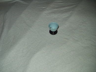 blått / svart eggeglass i plast 50-60 tallet